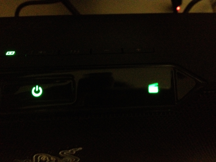 [開箱] 燒燙燙 RAZER Leviathan 利維坦 5.1 SOUND BAR 電競喇叭不專業開箱!!