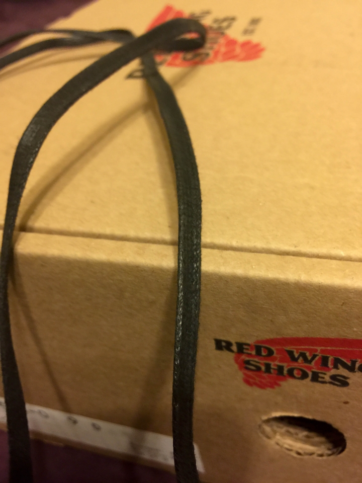 <開箱>(實穿照補上)首發!Red Wing 8840(上蠟鞋帶補上)