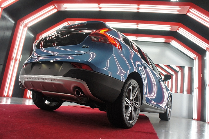 【開箱】VOLVO V40 Cross Country D4