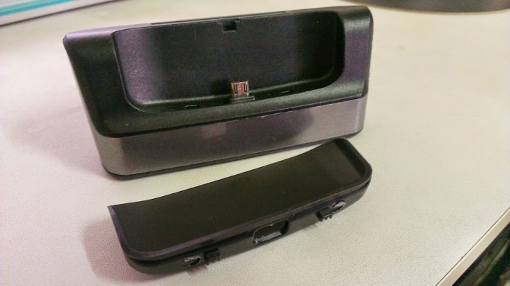 [開箱] LG G3 副廠 手機座+電池座充