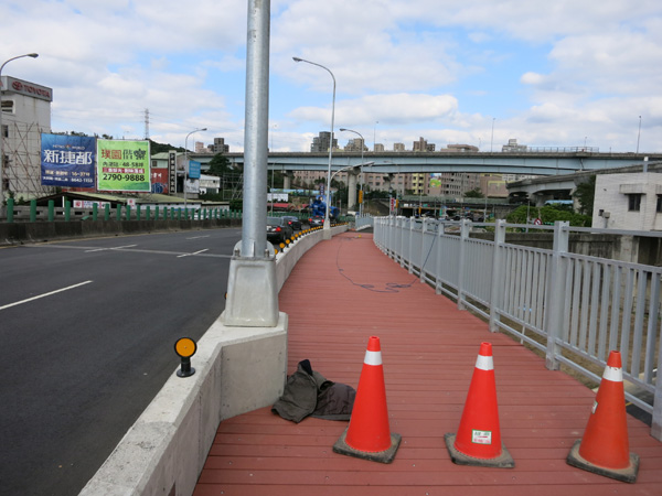 台北南湖大橋自行車引道 (2014/12/7 更新)