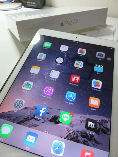 01的第一篇開箱文獻給iPad Air 2(非專業) 希望可以蓋個大樓XD
