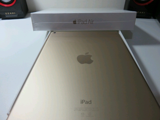 01的第一篇開箱文獻給iPad Air 2(非專業) 希望可以蓋個大樓XD