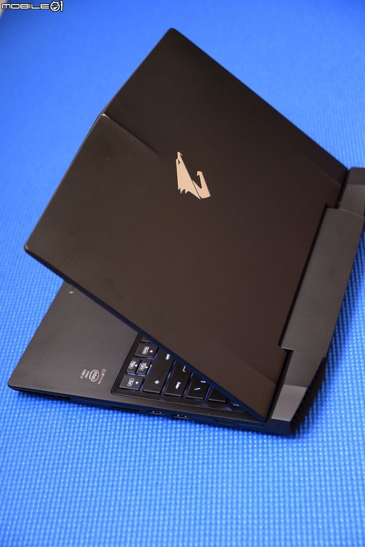 富堅很久的aorus X3開箱