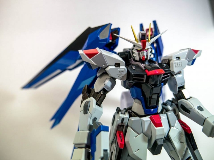 METAL BUILD  自由鋼彈(在版)