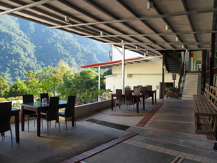 高雄直開4個半小時到烏來山水妍溫泉會館，享受泡湯趣。