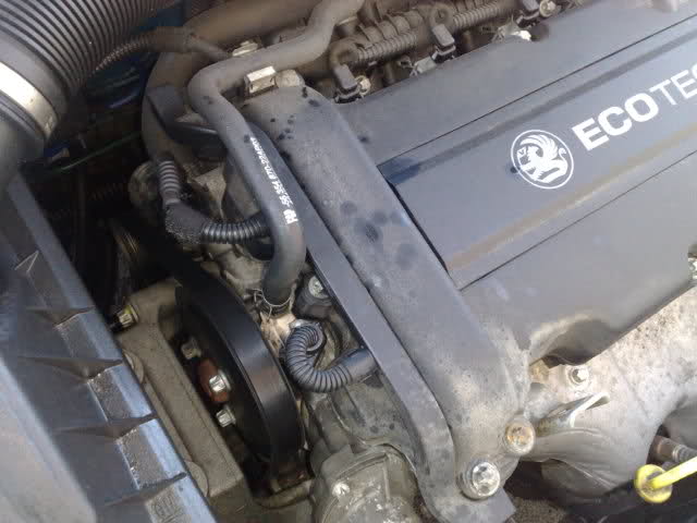 2004年份 Corsa-C 1.2 water pump 水幫浦 出水口的塑膠接頭