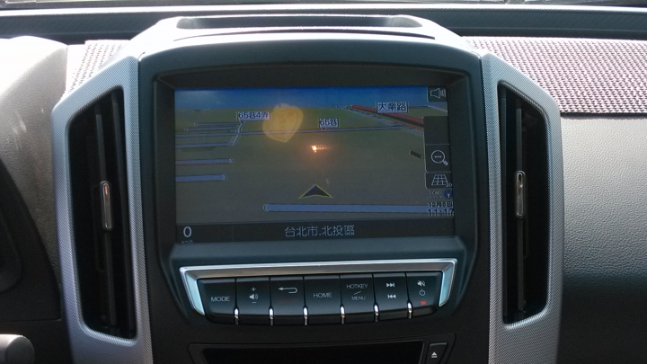 DIY 樂趣多 Luxgen U6 多媒體導航自行安裝