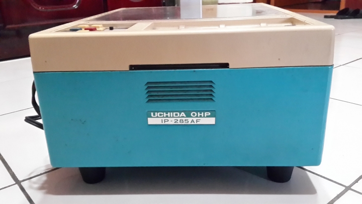 透明片投影機還保值嗎