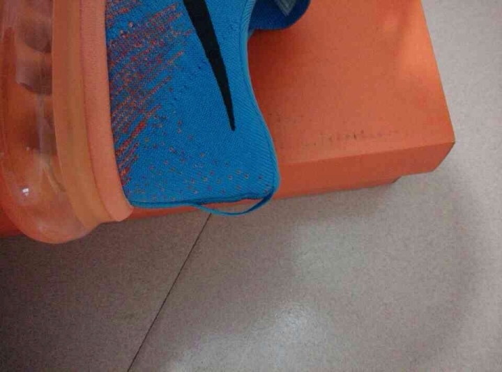 請大家幫忙來辨識一下nike flyknit air max