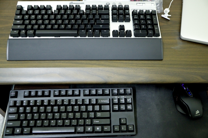 CORSAIR K70 CHERRY紅軸 銀色限量版開箱