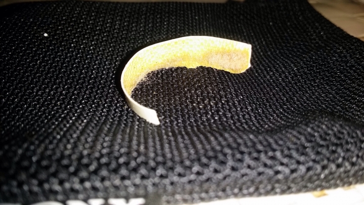 吃零食吃到一半出現這個是什麼東西？
