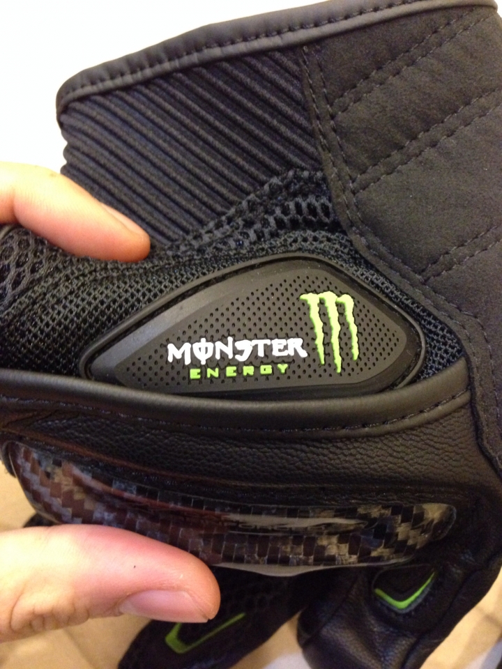 ［開箱］ALPINSTARS M-30 Monster 聯名防摔手套+ Scoyo Mc15