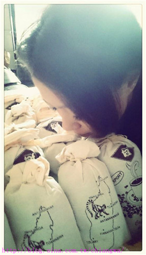 你還在外面等一個人咖啡嗎?回家洗洗睡等人來吧♥全自動咖啡機讓你在家就能享受高品質生活