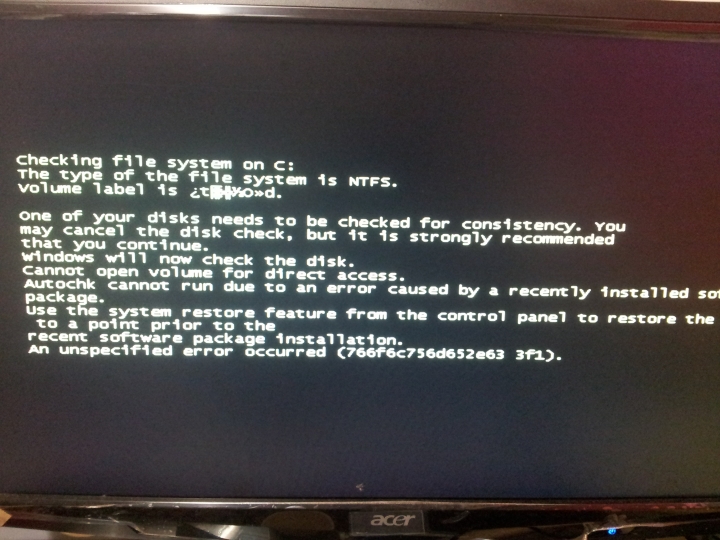 電腦 顯示checking file system on c: The type of the file system is NTFS volume label is $%$(亂碼)無法開機
