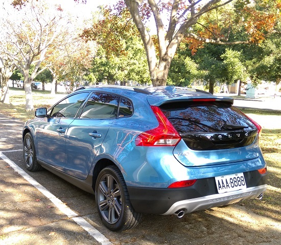 【開箱】VOLVO V40 Cross Country D4