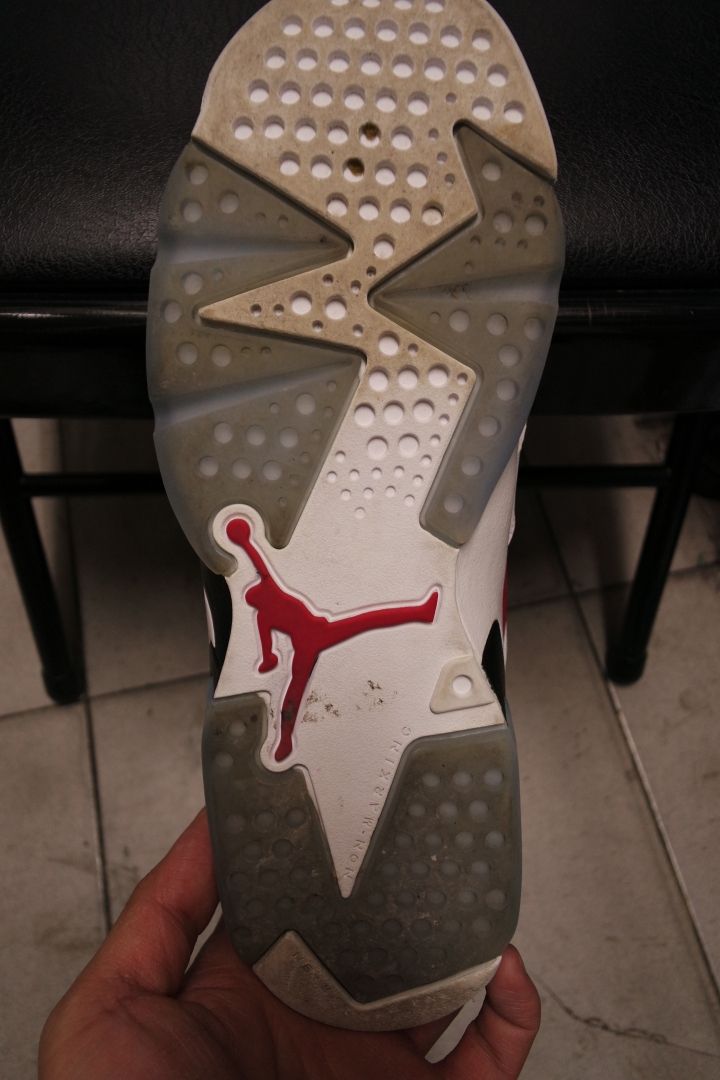 請教這雙Nike Air Jordan 6 Retro 胭脂紅真偽?謝謝
