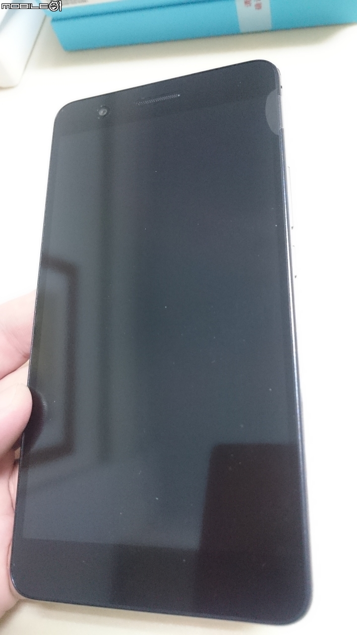 榮耀6 PLUS 雙4G 黑色 簡單開箱~~