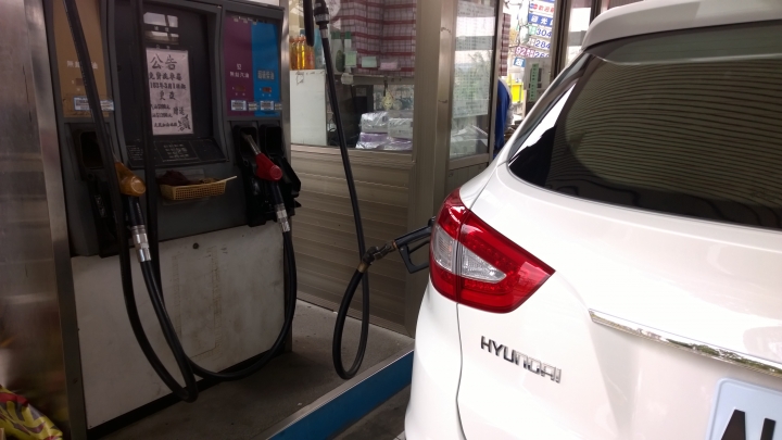 2014/12/11 小改款白柴ix35交車了~