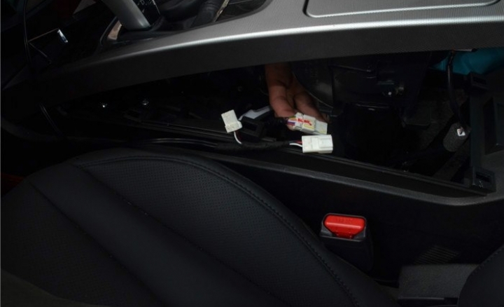 DIY 樂趣多 Luxgen U6 多媒體導航自行安裝