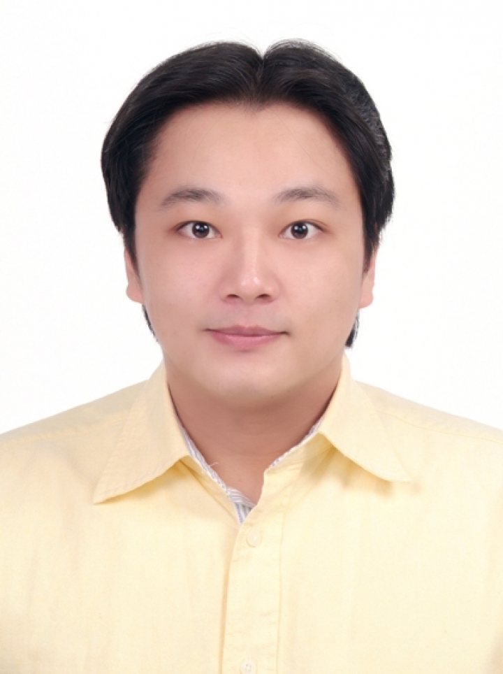 跪求神人證件大頭照穿西裝