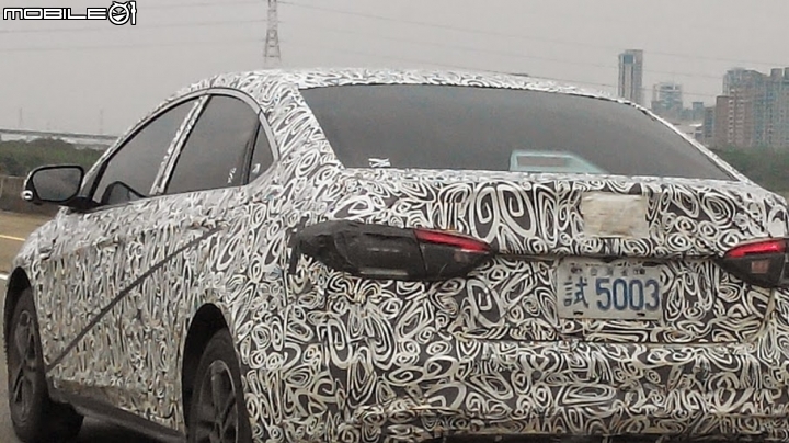 20141220中午新竹68快速道路的測試車