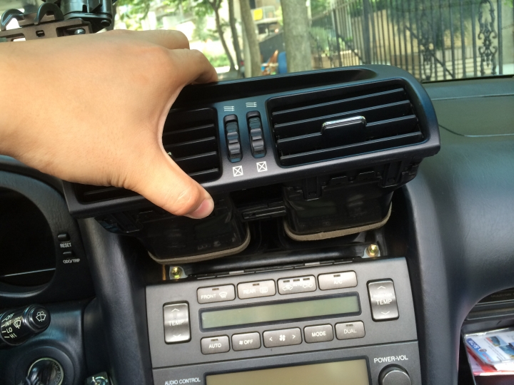 [分享] 老車不死！1999年LEXUS GS300原廠主機增加AirPlay/Line In功能！ （NEXUM TuneBox/LINKA）