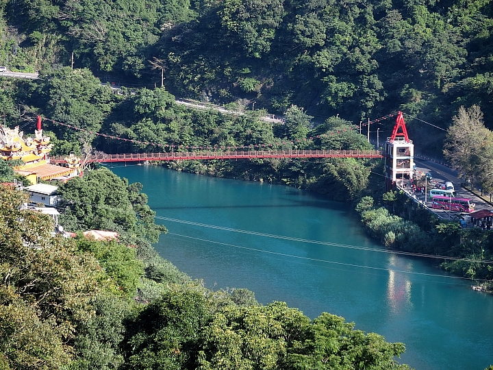 高雄直開4個半小時到烏來山水妍溫泉會館，享受泡湯趣。