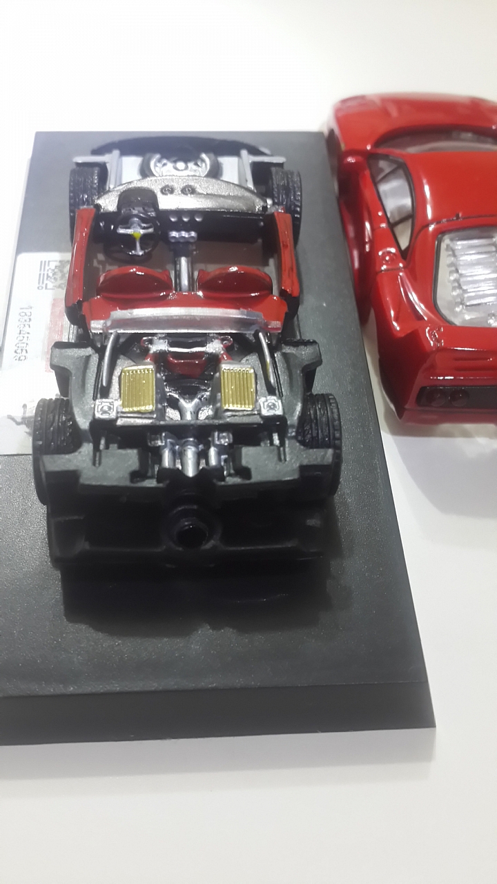 「模型分享」7-11 City Cafe 法拉利 1:64 模型內裝引擎上色～