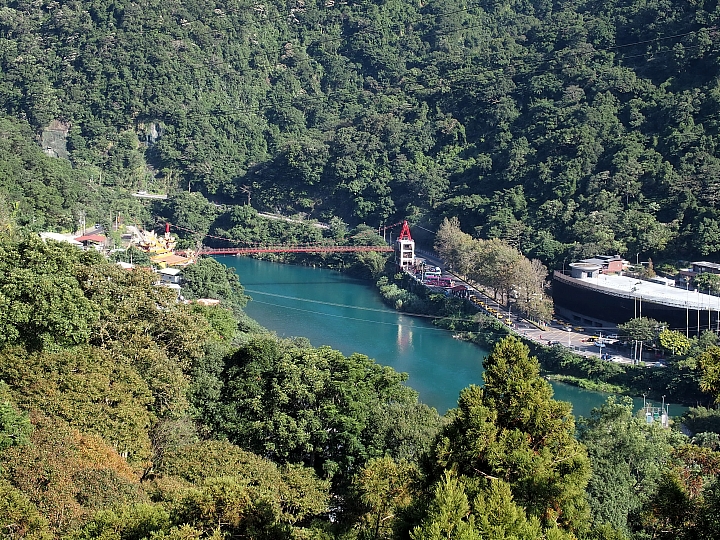 高雄直開4個半小時到烏來山水妍溫泉會館，享受泡湯趣。