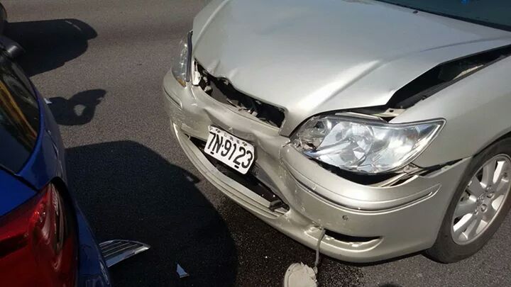 高速公路連環車禍...VOLVO屁屁小傷