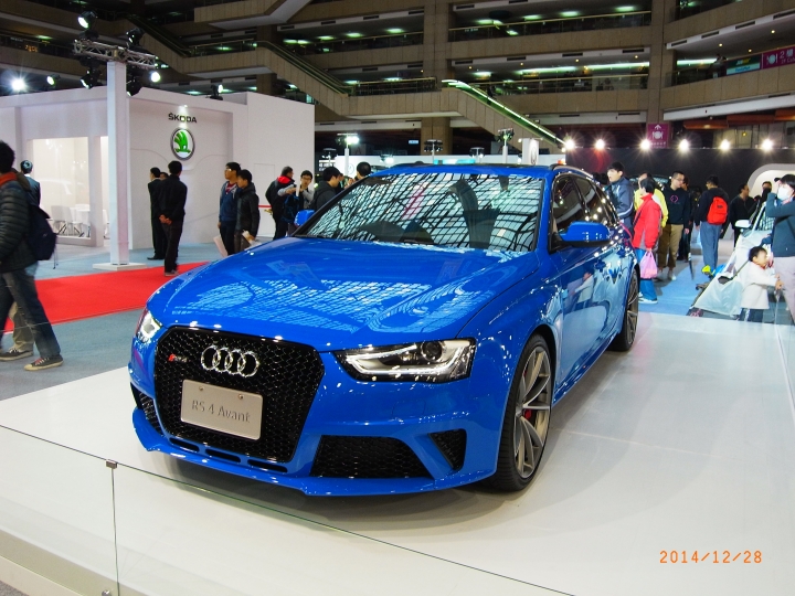 購車吧 硬漢~香車配美人,2015台北新車大展,圖多慎入