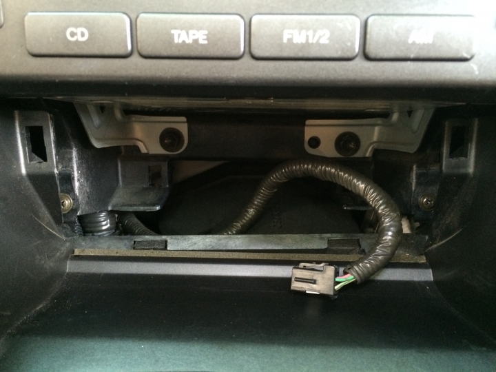 [分享] 老車不死！1999年LEXUS GS300原廠主機增加AirPlay/Line In功能！ （NEXUM TuneBox/LINKA）
