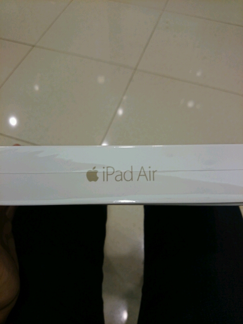 01的第一篇開箱文獻給iPad Air 2(非專業) 希望可以蓋個大樓XD