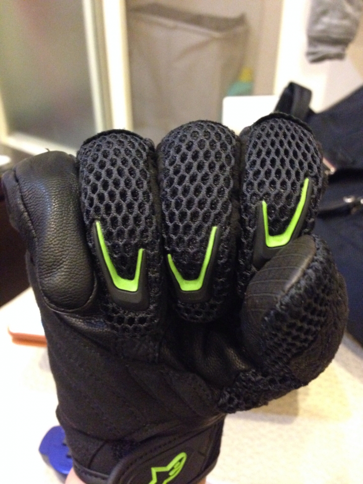 ［開箱］ALPINSTARS M-30 Monster 聯名防摔手套+ Scoyo Mc15