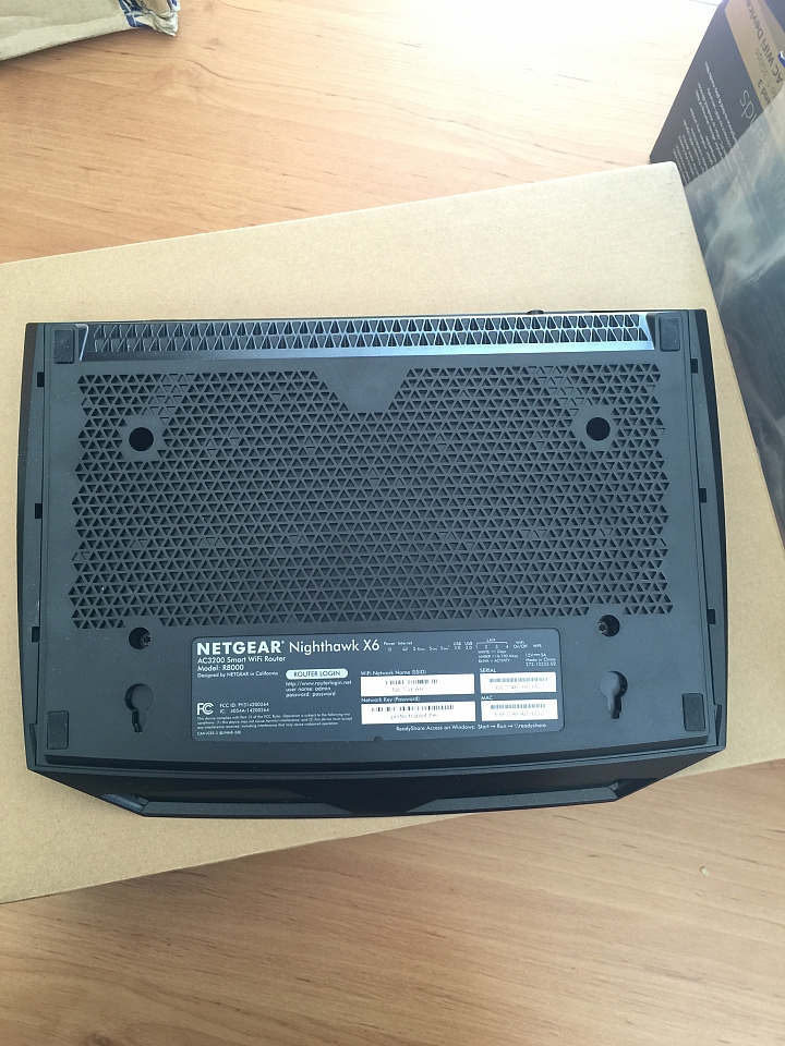 Netgear R8000 簡易開箱