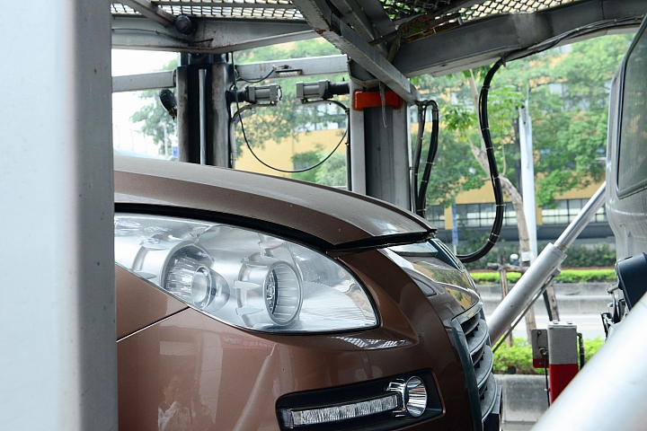 原始第一代SUV展示車，記得它引起熱門討論的阿公級鋁圈嗎？