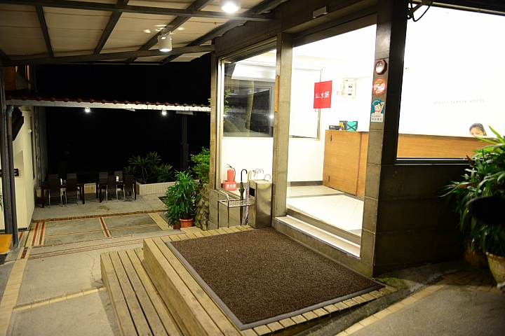 高雄直開4個半小時到烏來山水妍溫泉會館，享受泡湯趣。