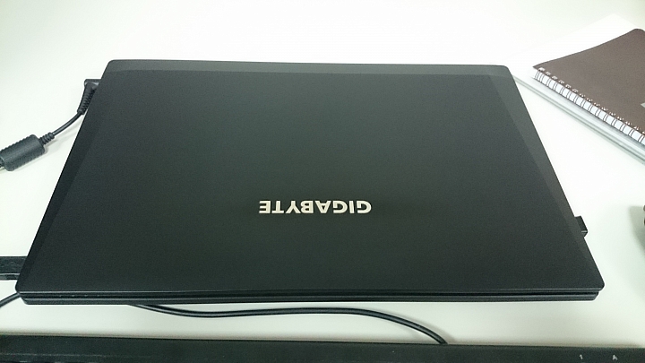 GigaByte p15f v2 開箱文
