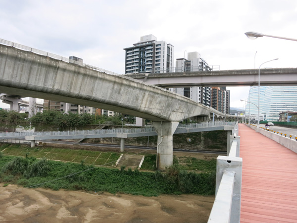 台北南湖大橋自行車引道 (2014/12/7 更新)