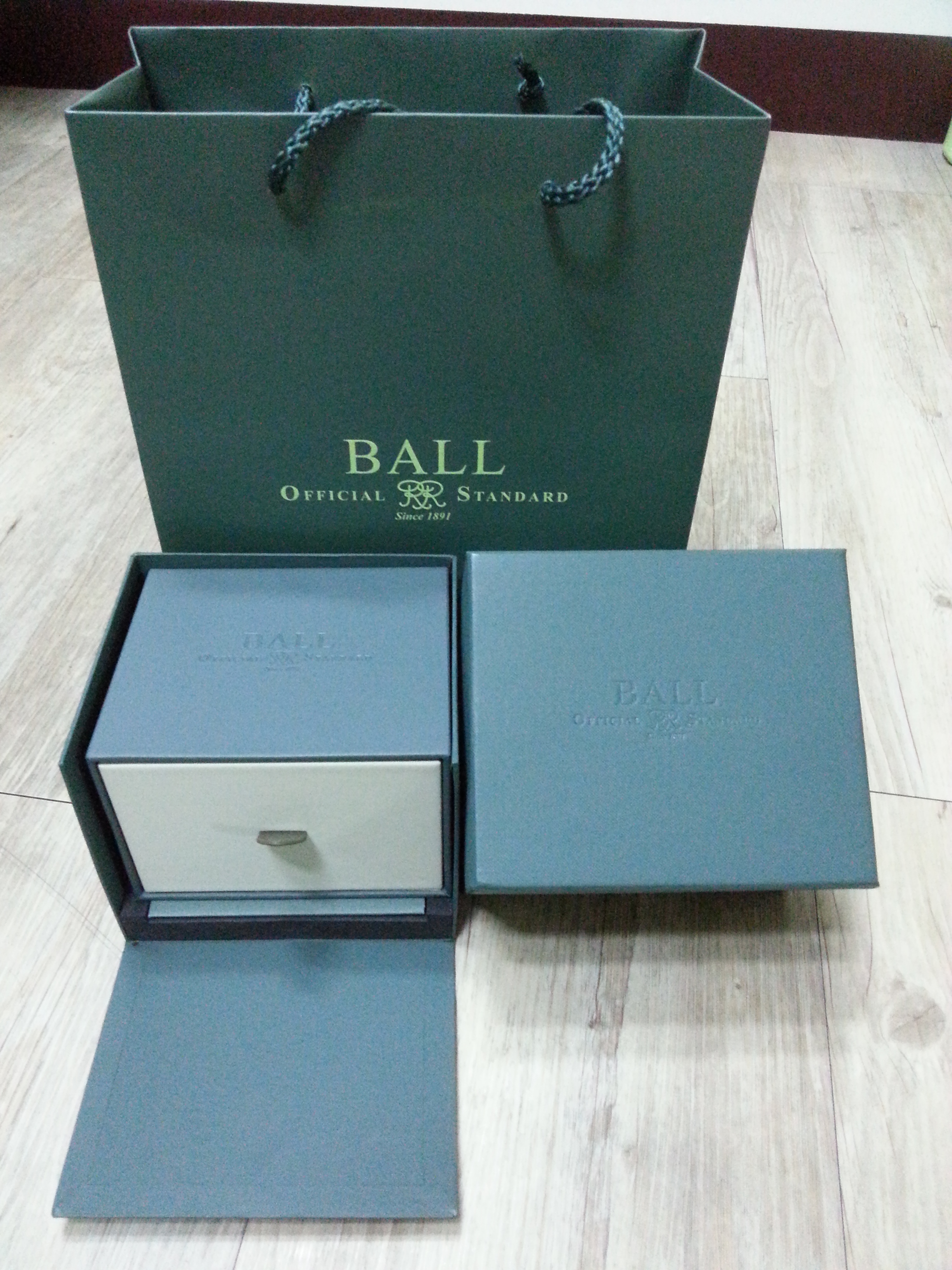 22歲買給自己的生日禮物，BALL 波爾 Trainmaster 鐵路長官 (開箱)