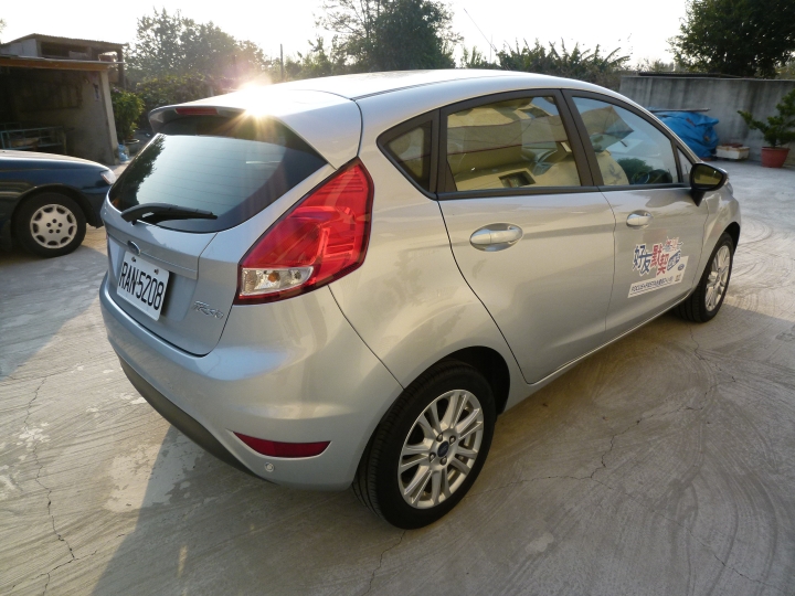 "FORD好友默契出遊去"-Fiesta 1.5 免費試駕心得-台北到雲林喜宴之旅