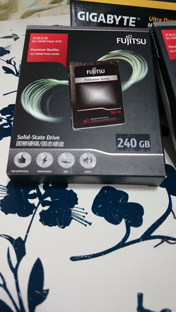 [開箱][測試]強效耐操！平價SLC SSD Fujitsu FSX 240GB×2 單顆與陣列效能測試