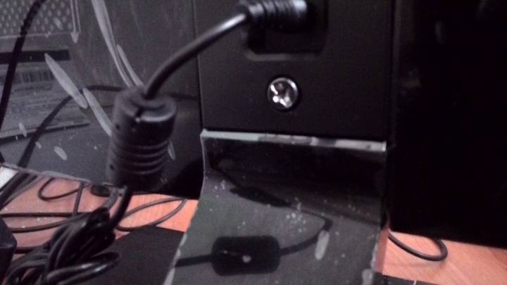 關於benq ew2440L 組合螺絲問題