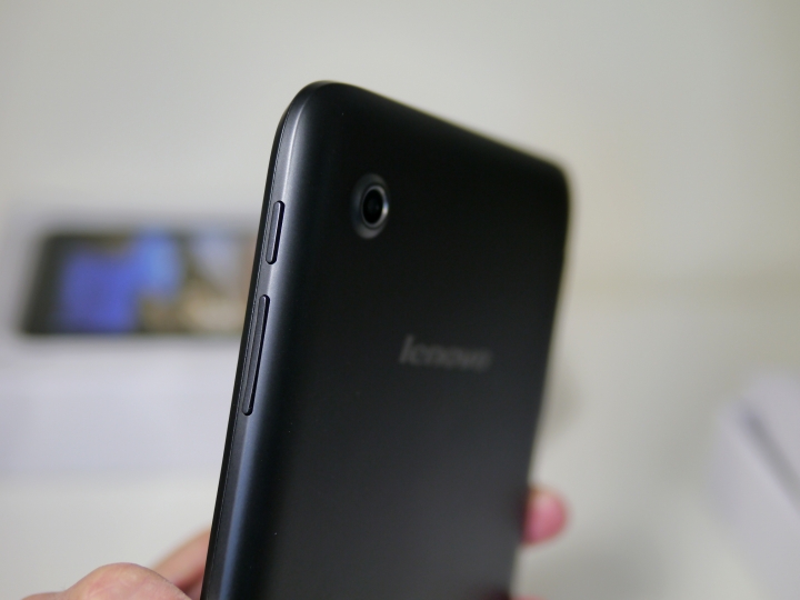 聯想 Lenovo A3300 最便宜的四核心7吋通話平板 開箱