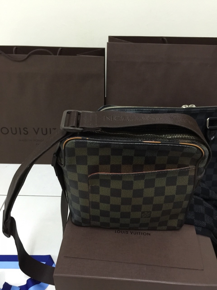 [開箱文]慶祝發票中了，順勢換了用10年的LOUIS VUITION