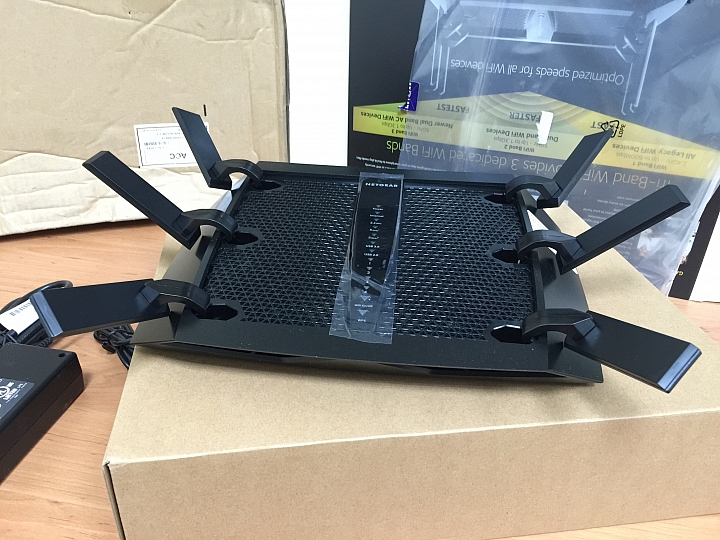 Netgear R8000 簡易開箱