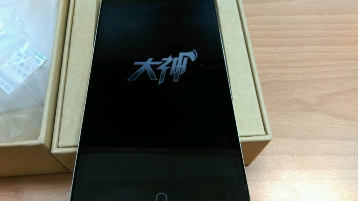 簡單開箱酷派大神f2