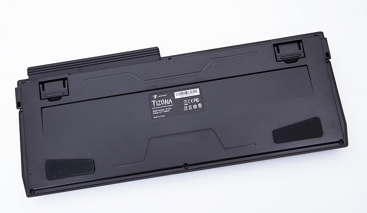 鐵修羅Tesoro Tizona 鐵聖納劍 左撇子也能順暢使用的電競鍵盤