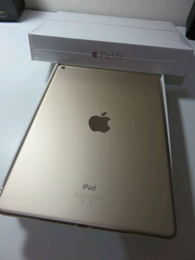 01的第一篇開箱文獻給iPad Air 2(非專業) 希望可以蓋個大樓XD